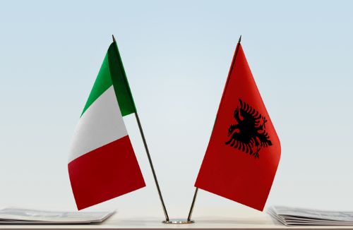 Collaborazione migratoria Italia-Albania, i rimborsi per avvocato e interprete #adessonews